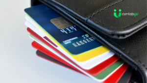 Leia mais sobre o artigo Cruzamento de dados da Receita coloca gastos no cartão de crédito sob análise junto à renda declarada