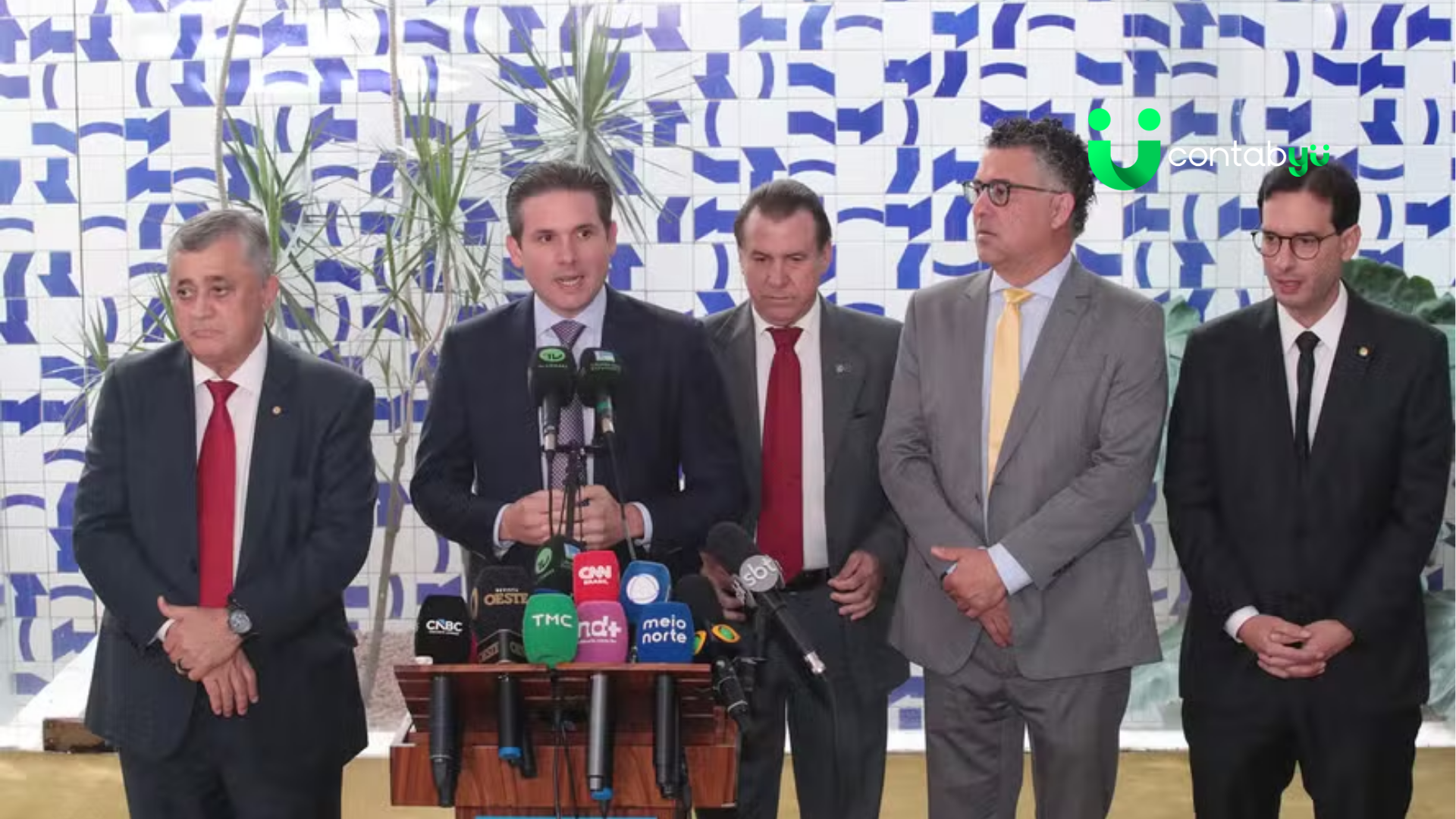 Leia mais sobre o artigo Governo e Motta chegam a acordo para transição de um ano em PEC da 6×1